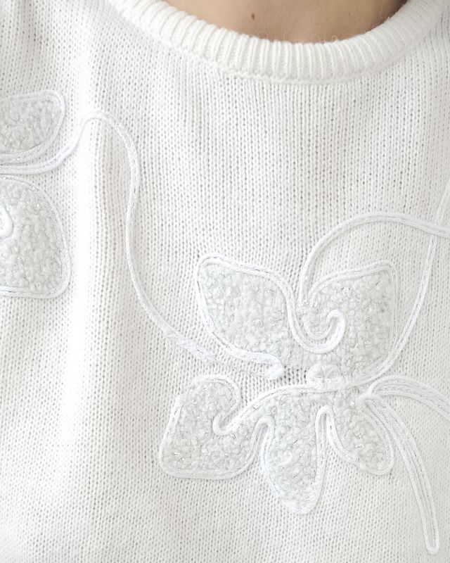 Vintage 80s Knitted White Cream Embroidered Sweater Size M - L - 2